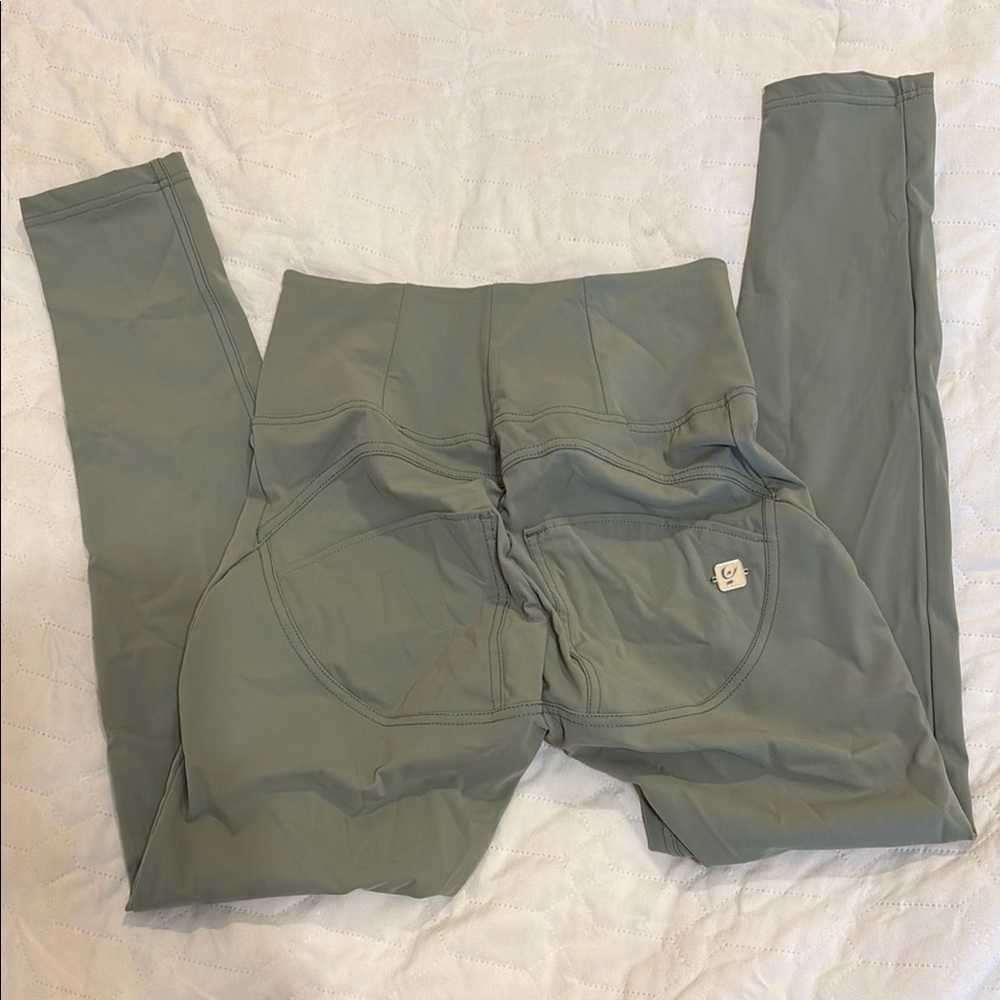 Freddy High Waisted Zipper 7/8 Pants 💚